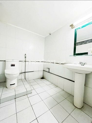 Bán Nhà Hẻm Xe Hơi 112 Số Nhà 8 Đường Hoàng Diệu, P.Xóm Chiếu, Quận 4