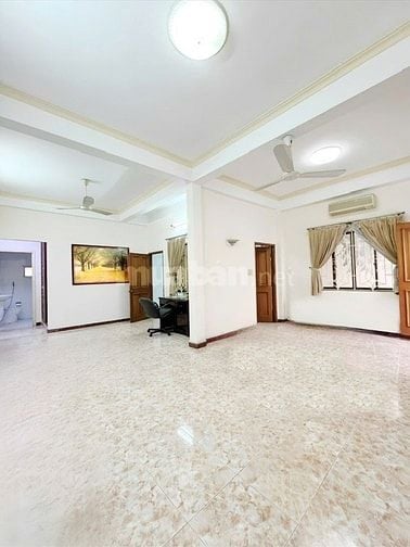 Bán Nhà Hẻm Xe Hơi 112 Số Nhà 8 Đường Hoàng Diệu, P.Xóm Chiếu, Quận 4