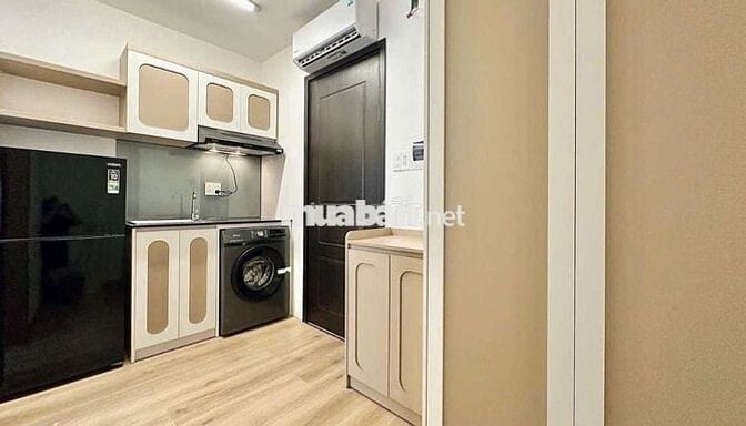 CĂN 1 PN TÁCH BẾP FULL NỘI THẤT BAN CÔNG NHỎ GẦN NHÀ GA TÂN CẢNG