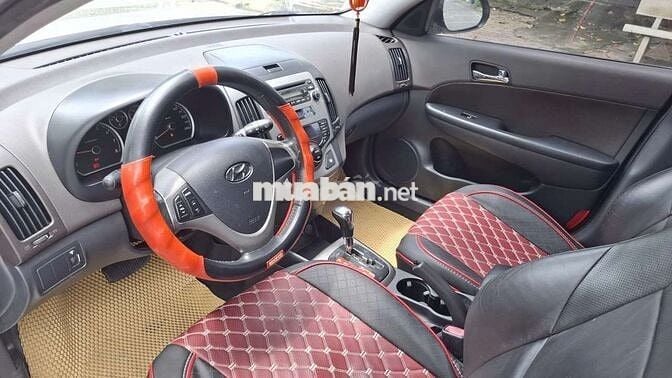 Hyundai i30 số tự động nhập hàn