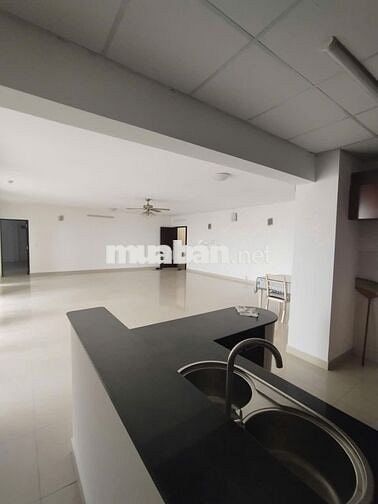Cần bán Penthouse Thái An, Nguyễn Văn Quá, Q12. Giá 5,2 tỷ, 220m2 3PN