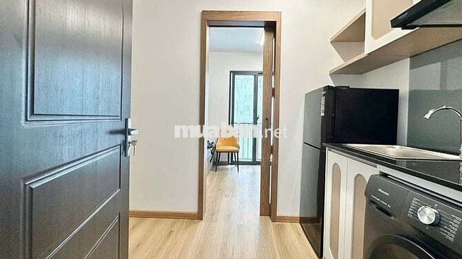 CĂN 1 PN TÁCH BẾP FULL NỘI THẤT BAN CÔNG NHỎ GẦN NHÀ GA TÂN CẢNG