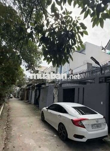 CHO THUÊ NHÀ NGUYÊN CĂN DT KHỦNG 8X15 1T2L 3PN 2WC SÂN ĐẬU OTO GẦN PVĐ