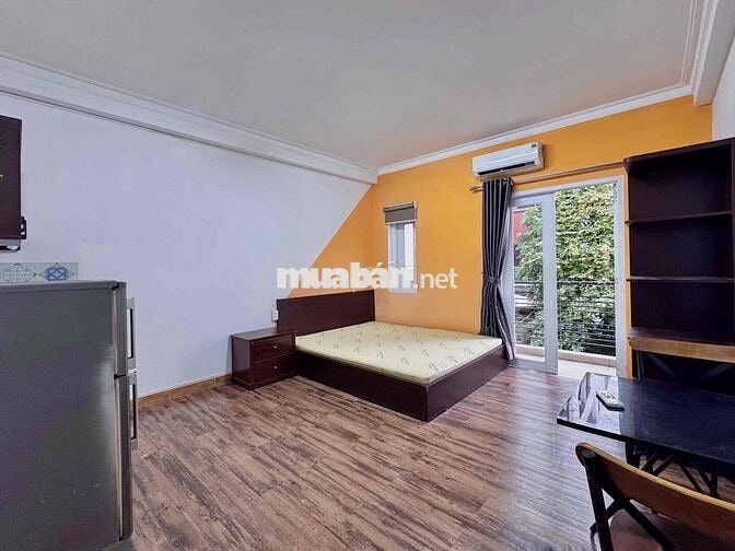 Căn hộ full nội thất ban công lớn ngay CV Hoàng Văn Thụ - Ngã 4 7 Hiền