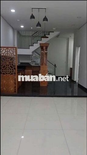 CHO THUÊ NHÀ NGUYÊN CĂN DT KHỦNG 8X15 1T2L 3PN 2WC SÂN ĐẬU OTO GẦN PVĐ