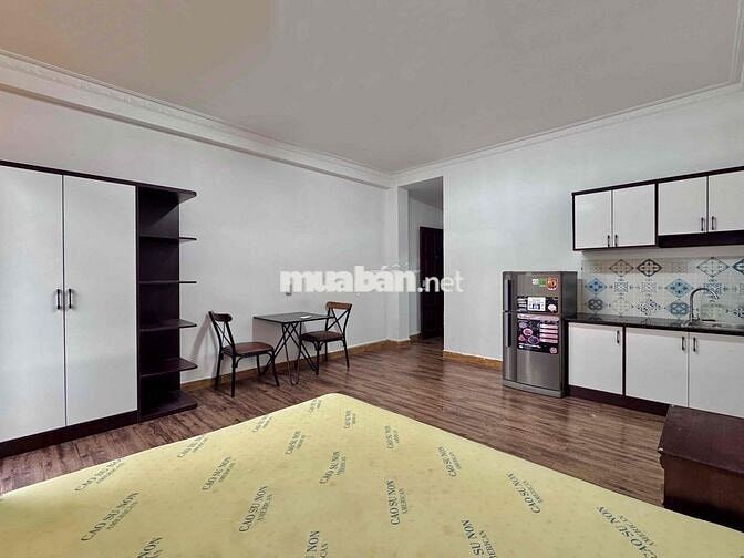 Căn hộ full nội thất ban công lớn ngay CV Hoàng Văn Thụ - Ngã 4 7 Hiền