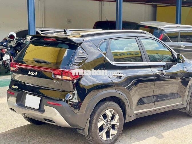 Kia Sonet 2023 Luxury 1.5 AT - 22000 km