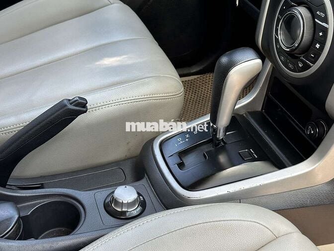 Isuzu Dmax 2.5AT 4x4 xe đẹp, máy số nguyên zin
