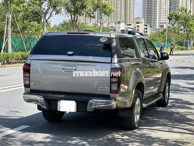 Isuzu Dmax 2.5AT 4x4 xe đẹp, máy số nguyên zin