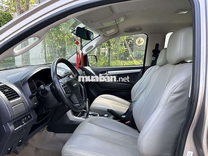 Isuzu Dmax 2.5AT 4x4 xe đẹp, máy số nguyên zin