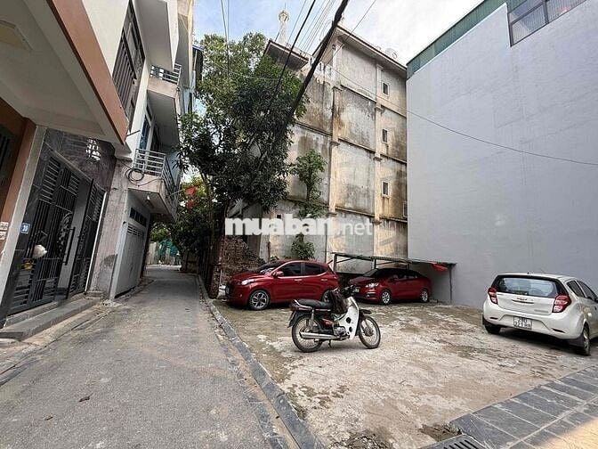 🔥 HIẾM LÔ GÓC – NHÀ 4 TẦNG DÂN XÂY TÂM HUYẾT – Ô TÔ 9 CHỖ ĐỖ CỔNG 🔥 🔥 HIẾM LÔ GÓC – NHÀ 4 TẦNG DÂN XÂY TÂM HUYẾT – Ô TÔ 9 CHỖ ĐỖ CỔNG 🔥