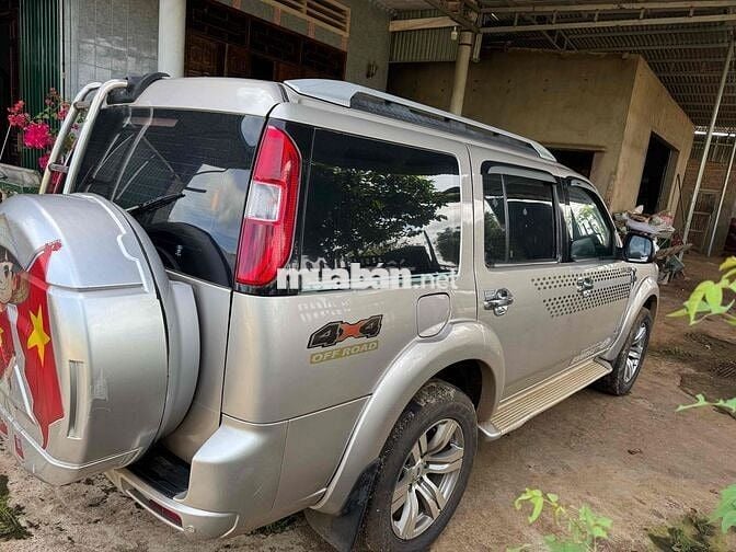 Ford Everest 2011 2.6L 4x4 MT - 283312 km