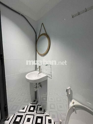 căn hộ studio ban công cửa sổ  có sân vườn siêu rộng thoáng