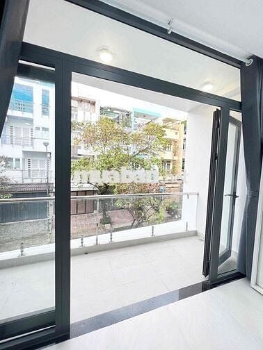CHO THUÊ STUDIO BAN CÔNG TONE TRẮNG SANG - XỊN - MỊN NGAY ĐH VĂN LANG