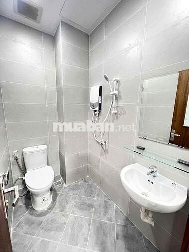 CHO THUÊ STUDIO BAN CÔNG TONE TRẮNG SANG - XỊN - MỊN NGAY ĐH VĂN LANG