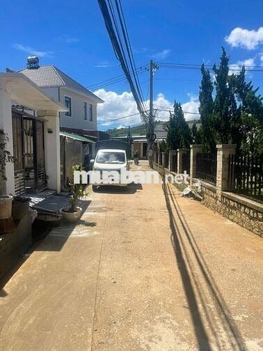 BÁN GẤP NGUYÊN CĂN NHÀ ĐẤT 2 SỔ ĐỎ – GẦN KDL LANGBIANG, ĐÀ LẠT