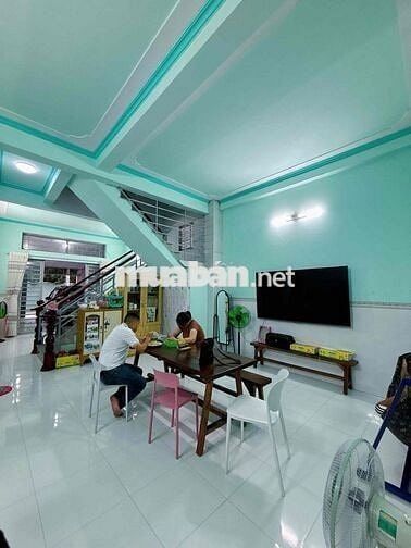 TÔI CHÍNH CHỦ CẦN BÁN GẤP CĂN NHÀ TRỆT LẦU MẶT TIỀN ĐƯỜNG XE TẢI 120m2