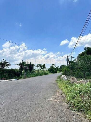 CHÍNH CHỦ GỬI GỬI BÁN GẤP LÔ ĐẤT ĐƯỜNG 28 HÒA LONG 140M2/1TY480.
