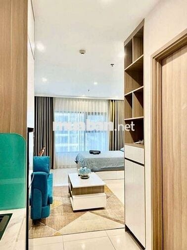 Cần bán căn Vinhomes smart city Studio 43m tầng trung, full đồ, sẵn sổ