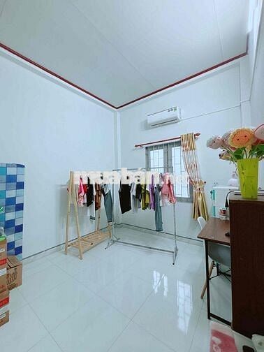 TÔI CHÍNH CHỦ CẦN BÁN GẤP CĂN NHÀ TRỆT LẦU MẶT TIỀN ĐƯỜNG XE TẢI 120m2