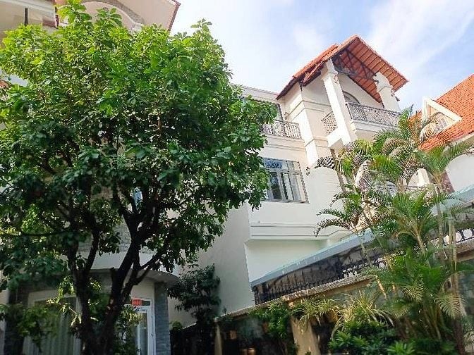BIỆT THỰ 10 X 30M - XÂY 4 TẦNG - KHU TRẦN NÃO ( 55 TỶ )