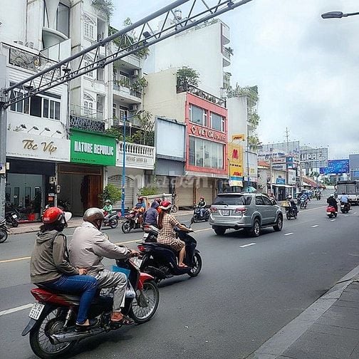 nhả cho thuê Mặt Tiền Nguyễn Gia TRí (D2) P25 DT 4mx 20m 4lầu.Q.BThạnh