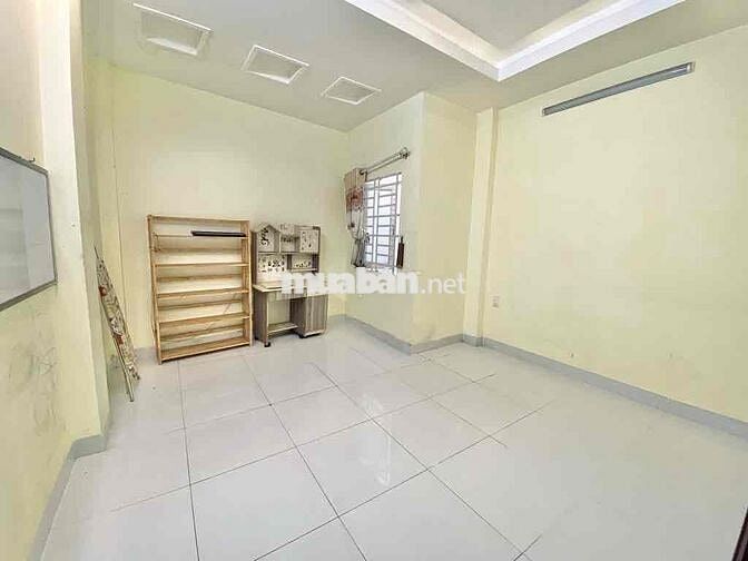 GẦN CHỢ GÒ VẤP. NHÀ 4 TẦNG ĐÚC. HXH. SHR NỞ HẬU. NHỈNH 7TỶ