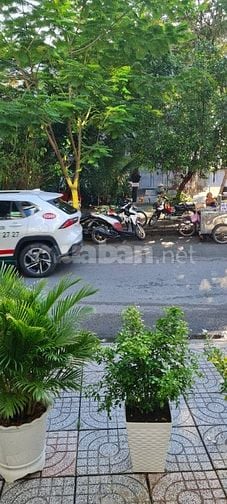 Cho thuê nhà mặt tiền gần chợ kinh doanh sầm uất