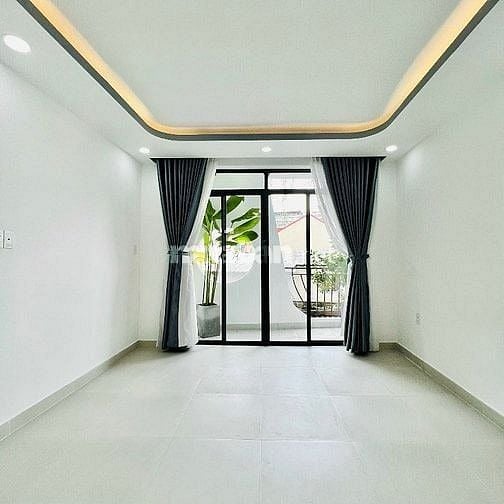 nhả cho thuê Mặt Tiền Nguyễn Gia TRí (D2) P25 DT 4mx 20m 4lầu.Q.BThạnh