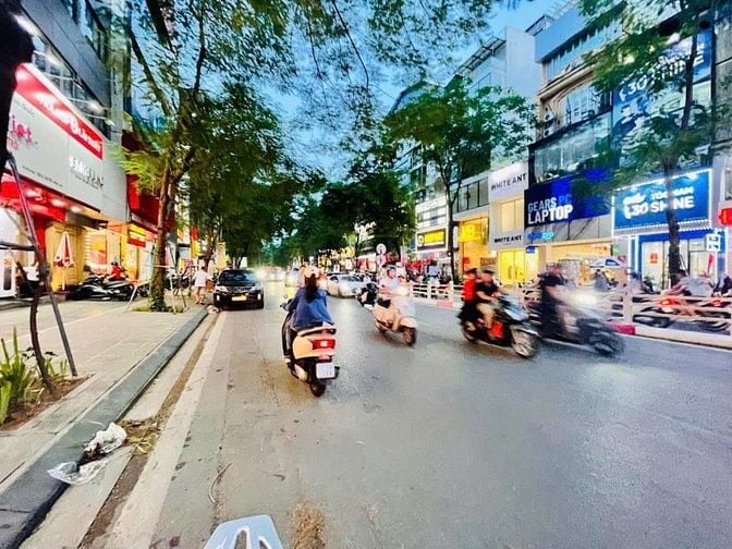 Nhà Mặt PHỐ Thái Hà Cực VIP 30M 24 Tỷ