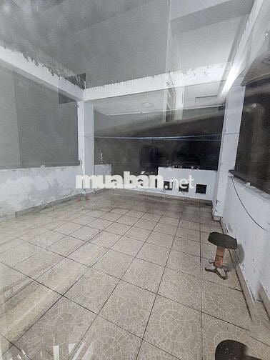 Nhà đi bộ ra chợ đôngbac,gần pmqt. ,3pn3wc sân thượng .hẻm thôngôtô