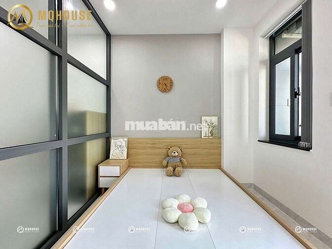 Căn hộ full nội thất ban công thoáng mát Nguyễn Thị Minh Khai Q1