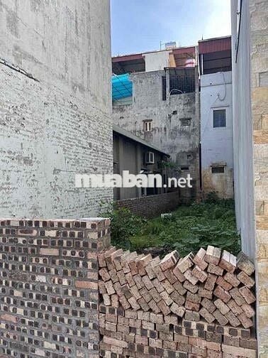 Bán Mảnh Đất Ngay Sát Ngọc Thuỵ,LB Ô Tô 7 chỗ Đỗ Vào Đất chỉ 7,x tỷ
