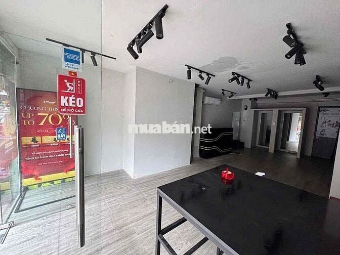 Mb kinh doanh ngay hà đô rộng 60m2 ở CMT8 Q10