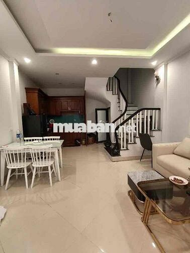 Việt Hưng,Nhà Mới Ở Ngay Full Nội Thất 36M 5tầng chỉ 6,xty-Ô Tô Đỗ Cua