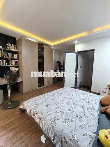 Việt Hưng,Nhà Mới Ở Ngay Full Nội Thất 36M 5tầng chỉ 6,xty-Ô Tô Đỗ Cua