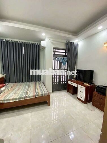 Tôi kẹt tiền cần bán căn nhà đường Huỳnh Tấn Phát Quận 7 Hồ Chí Minh