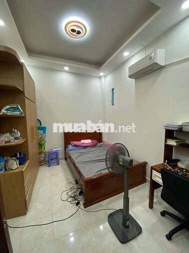 Tôi kẹt tiền cần bán căn nhà đường Huỳnh Tấn Phát Quận 7 Hồ Chí Minh