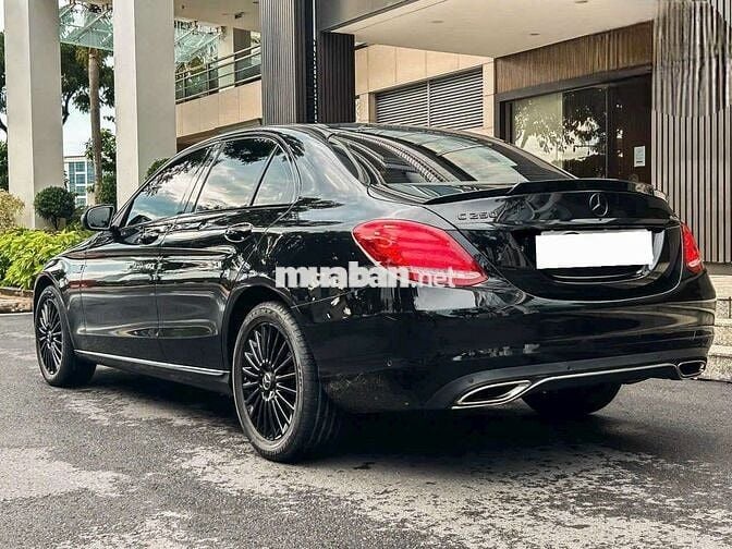 439 2016 C250 Exclusive - 91000 km