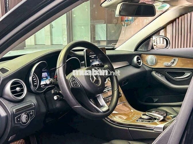 439 2016 C250 Exclusive - 91000 km