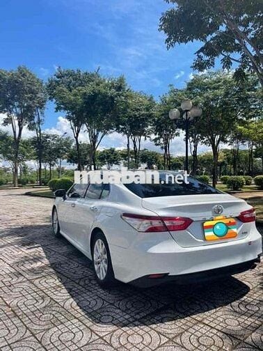 Toyota Camry 2021 - 90000 km
