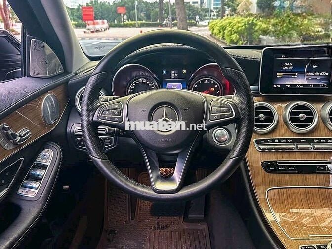 439 2016 C250 Exclusive - 91000 km