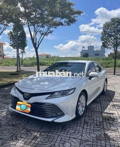 Toyota Camry 2021 - 90000 km