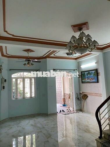 Cho thuê nhà hxh ba vân p14 tân bình. DT: 5m x 20m 1 lầu. 3p giá 17tr