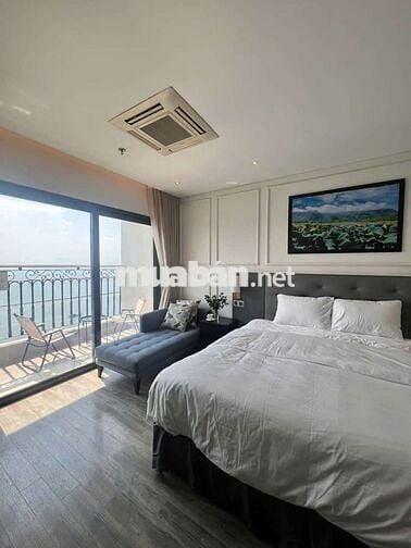 Wyndham Danang Golden Bay Hotel