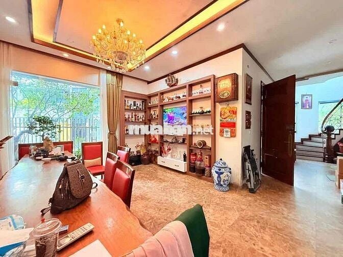 🏦 Vườn Đào – Tây Hồ | 110m² (sổ 73m²) | 6 Tầng | MT 16m |Thang máy | L