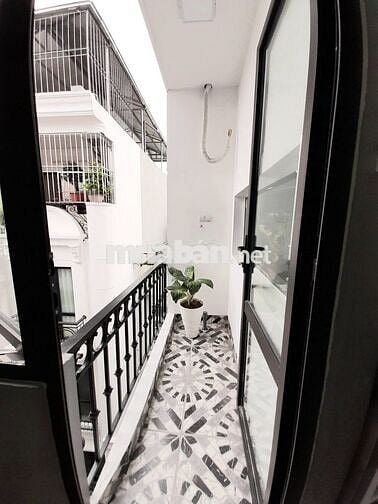 BÁN CHUNG CƯ N2 THỤY KHUÊ, HOÀNG HOA THÁM, Ở NGAY, OTO ĐỖ CỬA, ĐỦ ĐỒ