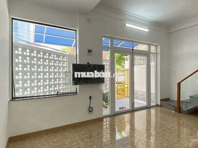 NHÀ 2TẦNG MỚI ĐẸP, 2PN, KIỆT Ô TÔ FULL NỘI THẤT KHU PHẠM VĂN ĐỒNG