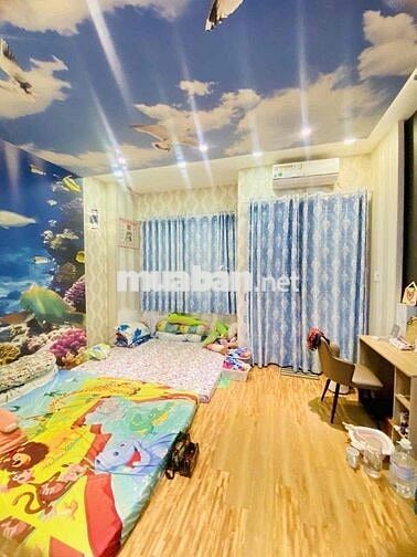 cần bán nhà mặt tiền quận 10, đang có hợp đồng thuê 23 triệu