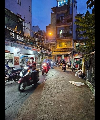 Bán nhà mặt tiền hẻm 8m Dương Bá Trạc Q8 dt 4,5x9m 3 tầng chỉ 7,5 tỷ